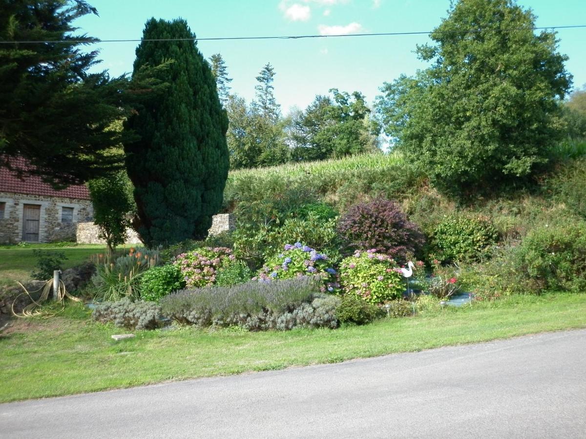 Gite Clevacances Dans Le Finistere Scrignac Exterior foto